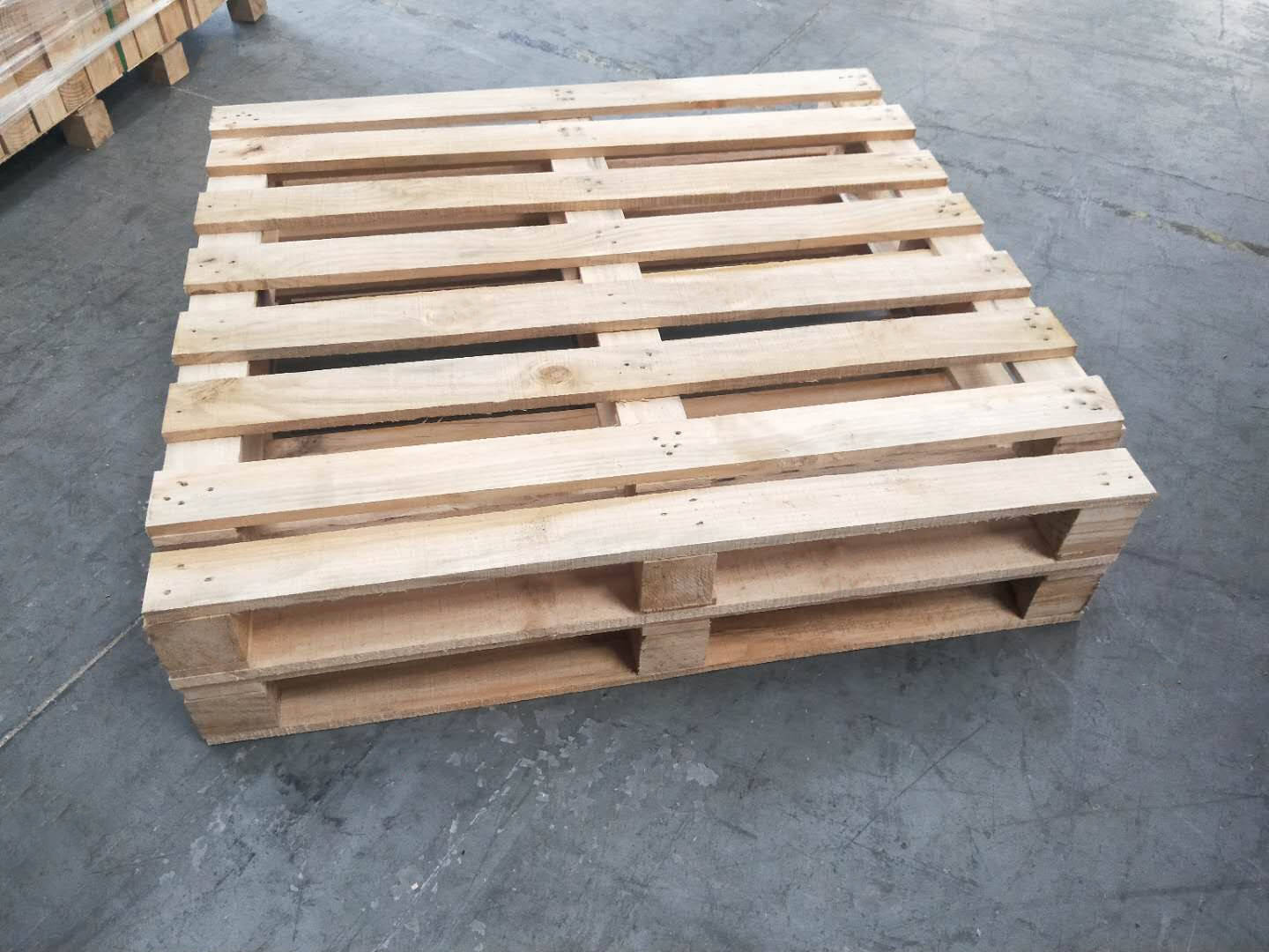 木托盘和木箱有什么区别 | 包答答